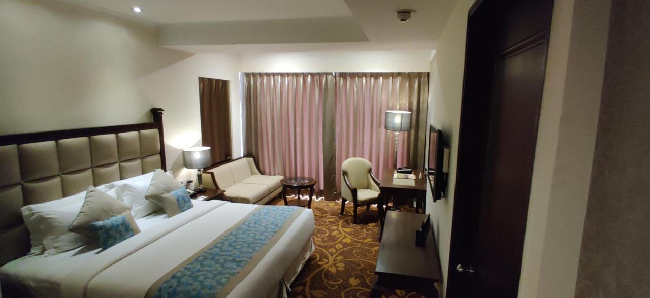 Country Inn & Suites By Radisson, Батинда Екстериор снимка