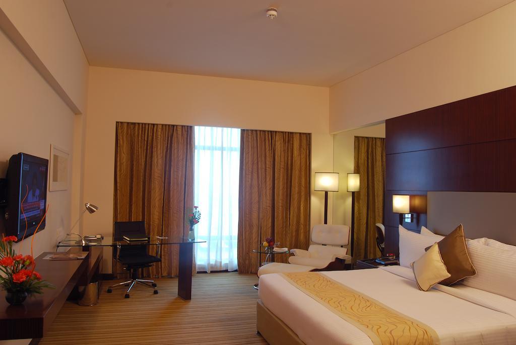 Country Inn & Suites By Radisson, Батинда Екстериор снимка