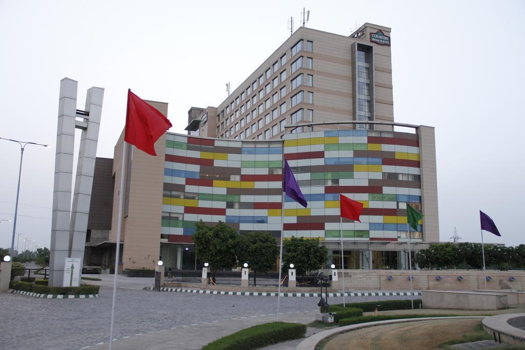 Country Inn & Suites By Radisson, Батинда Екстериор снимка