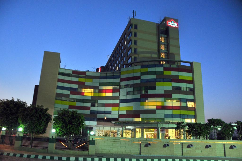 Country Inn & Suites By Radisson, Батинда Екстериор снимка
