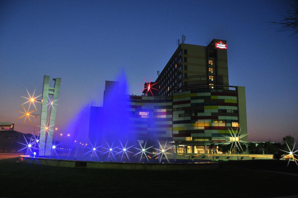 Country Inn & Suites By Radisson, Батинда Екстериор снимка