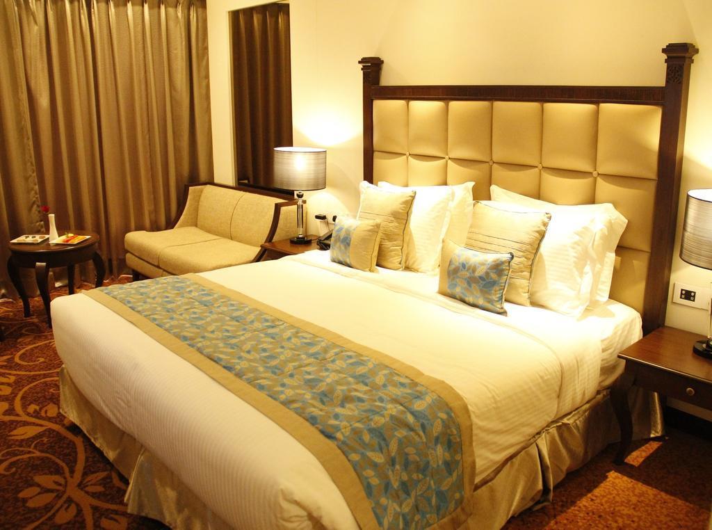 Country Inn & Suites By Radisson, Батинда Екстериор снимка
