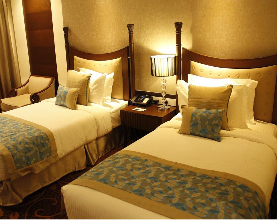 Country Inn & Suites By Radisson, Батинда Стая снимка
