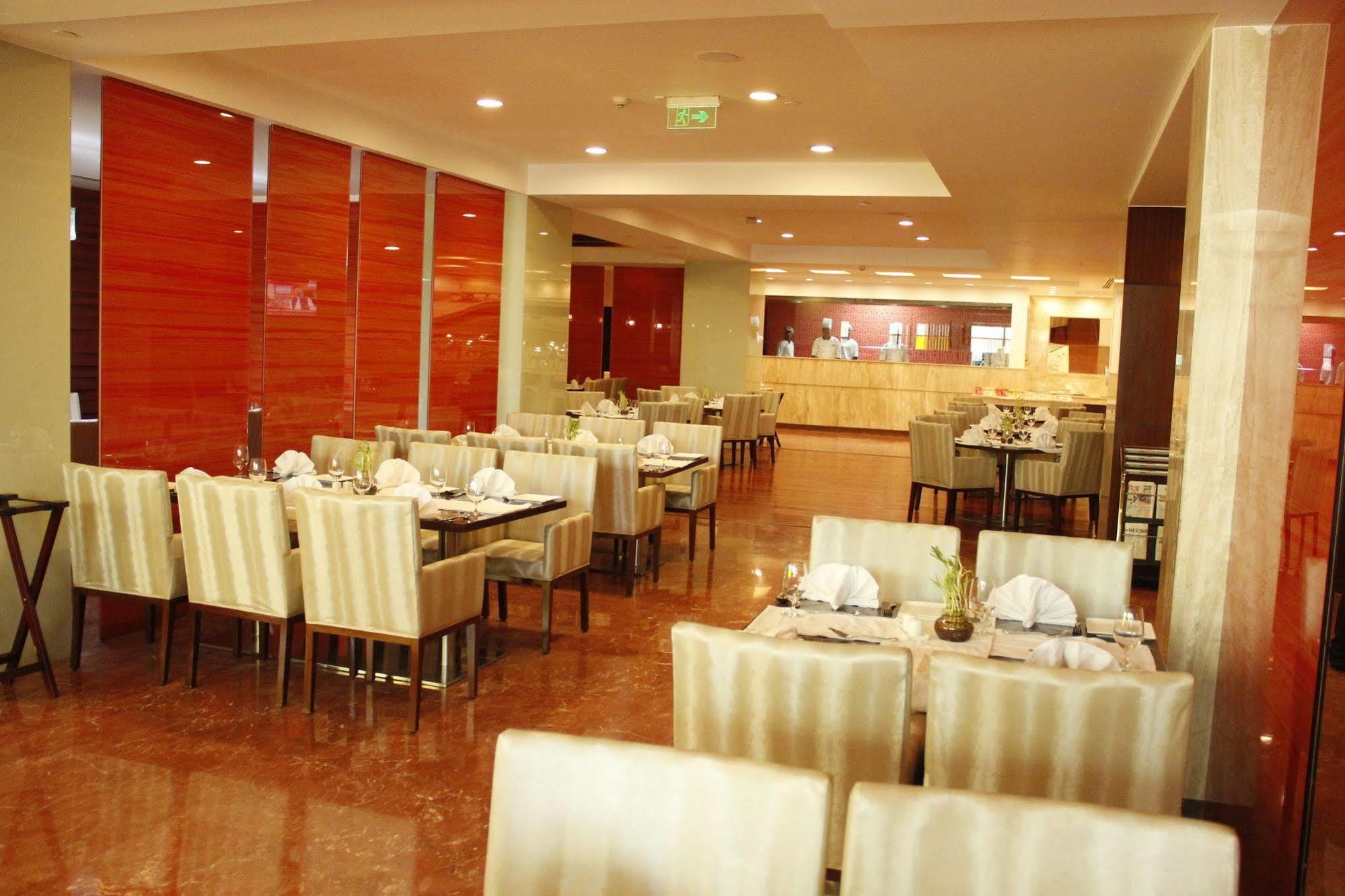 Country Inn & Suites By Radisson, Батинда Екстериор снимка