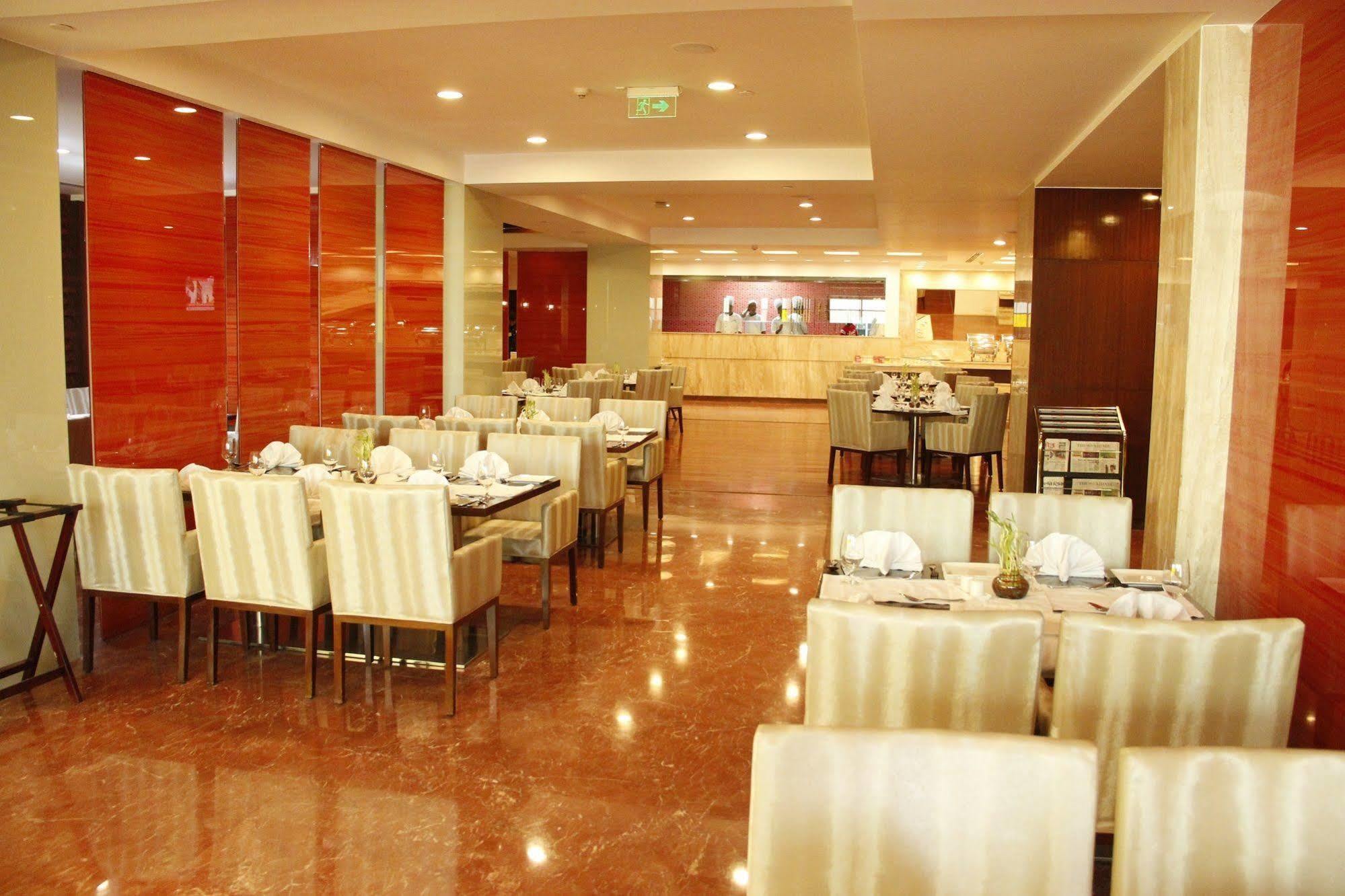 Country Inn & Suites By Radisson, Батинда Екстериор снимка