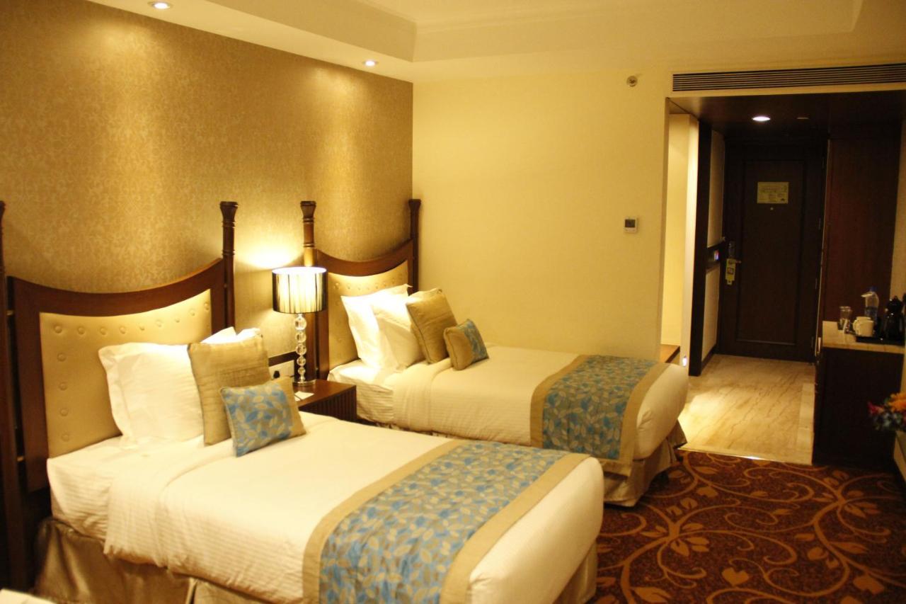 Country Inn & Suites By Radisson, Батинда Екстериор снимка